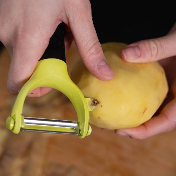 Cutter with Ergonomic Handle - Image 3