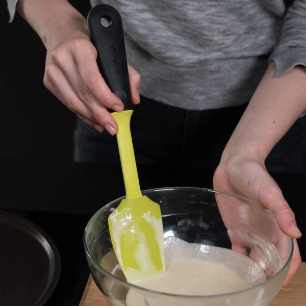 Spatula with Ergonomic Handle - Image 3