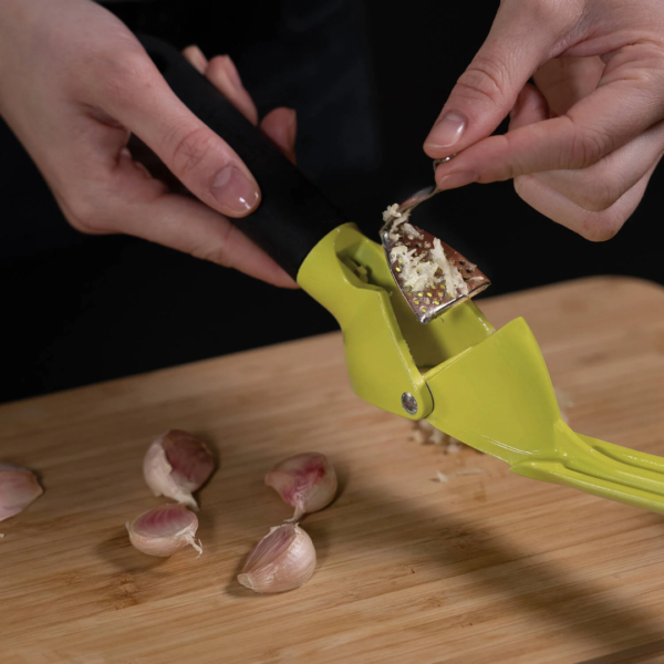 Garlic Press with Ergonomic Handle - Image 2